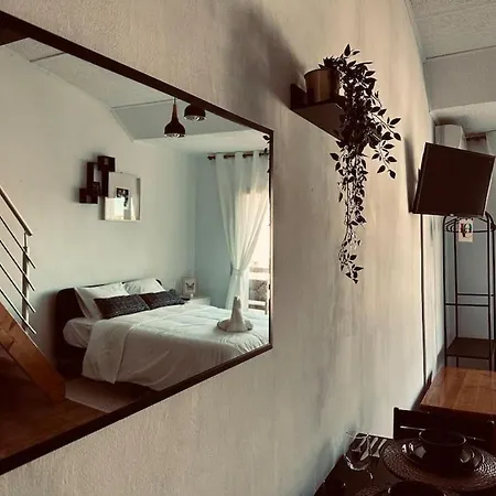One Loft & Style Blue Canal *